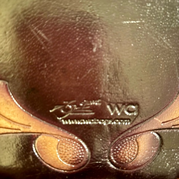 Wabags 100% Genuine Leather Tooled Purse - Picture 4 of 8